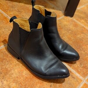 Nisolo Everyday Chelsea commuter Leather Boots Black Size 7.5
